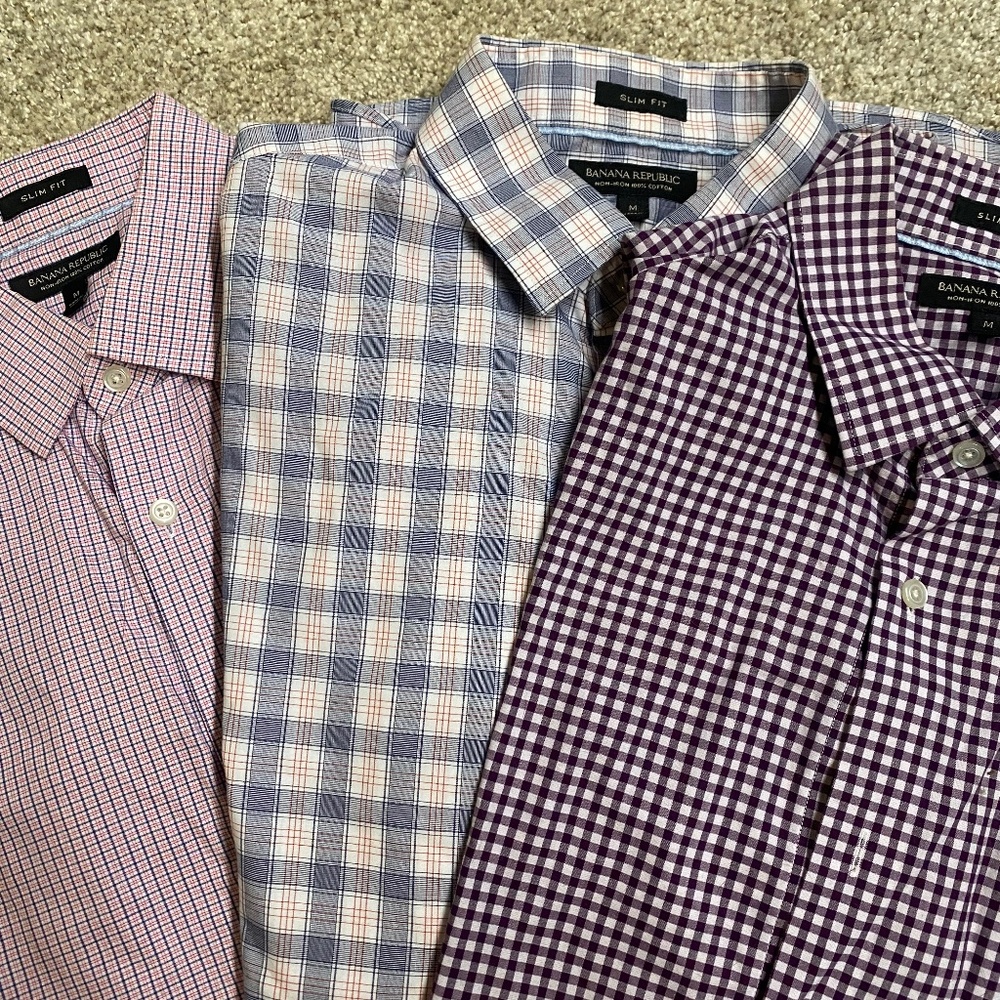 *3 like new - Banana Republic Button-Down Shirts